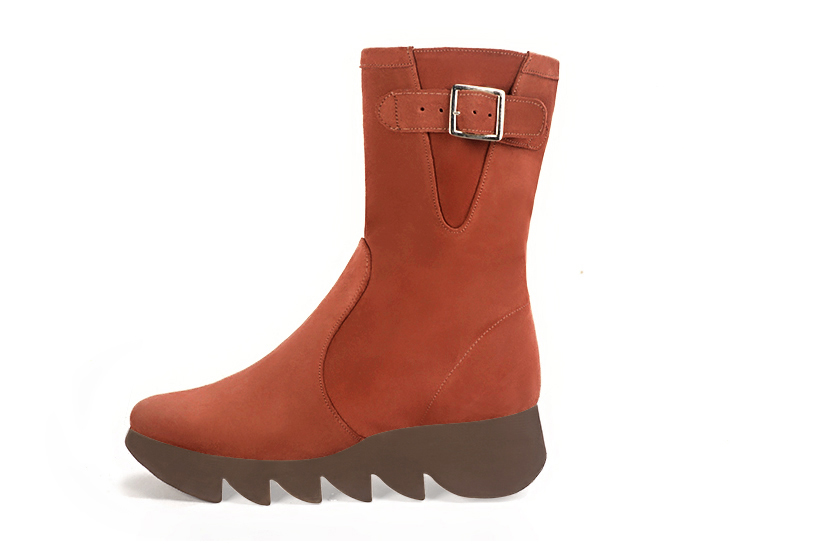 Terracotta orange women's ankle boots with a zip on the inside. Round toe. Low rubber soles. Profile view - Florence KOOIJMAN
